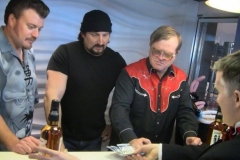 Trailer Park Boys (Performing magic, turning five dollar bills into twenties)