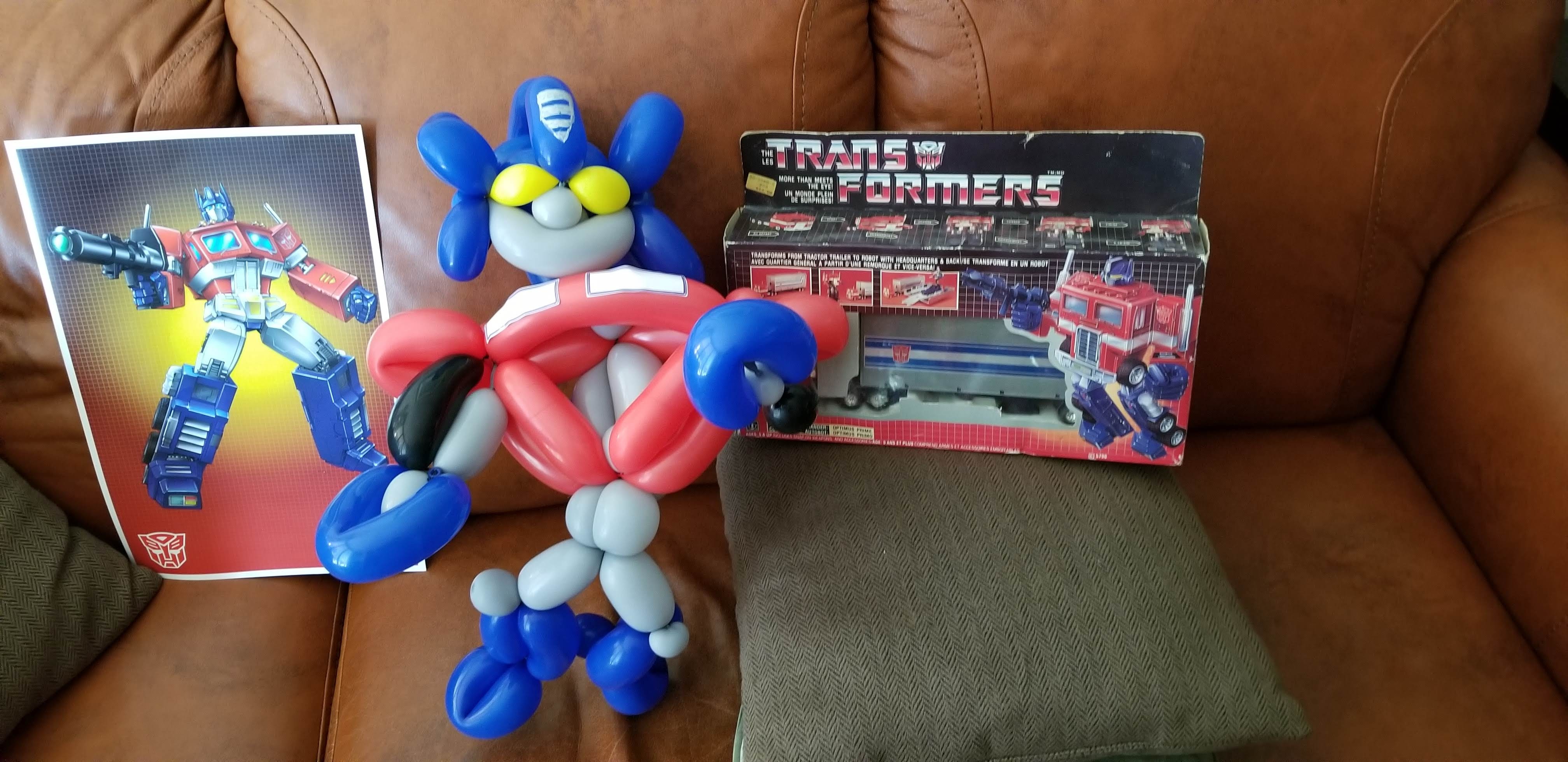 Transformers (Optimus Prime balloon)
