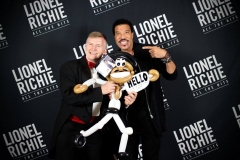 Lionel Richie (Said: "Oh, cool! Can I keep that??")