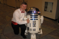 R2-D2 (Kenny Baker)