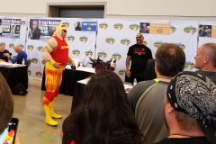 Animal (reacts to funny Hulkster cosplayer)
